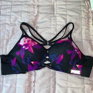 Victoria’s Secret Sports Bra Push Up